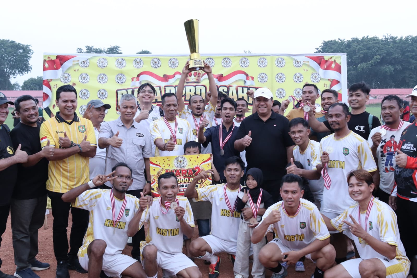 Bupati Asahan Resmi Tutup Piala DPRD Antar Kecamatan Usia 35+ Tahun 2026