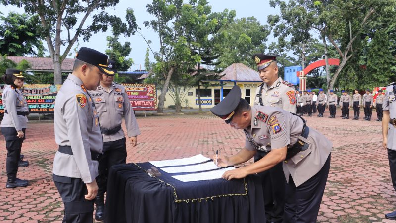 Sertijab Kasat Reskrim, Kasat Narkoba dan Kapolsek Kuala, Polres Langkat Polda Sumut Perkuat Barisan Pimpinan