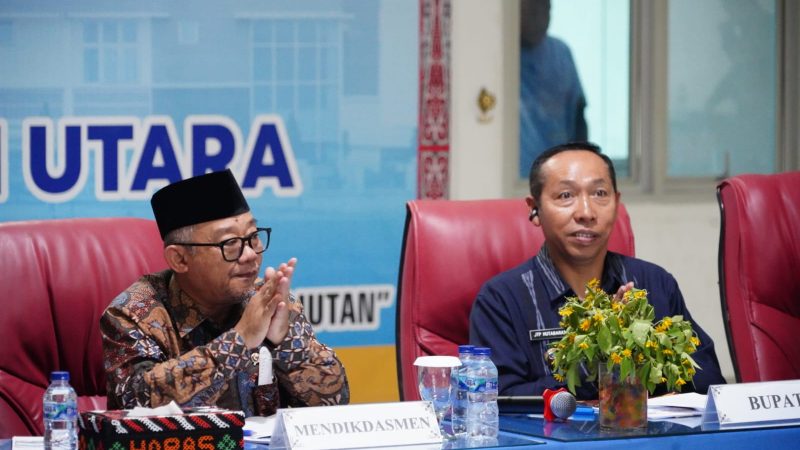 ‎Bupati Taput dan Mendikdasmen RI Gelar Dialog Pendidikan Bersama Guru dan Kepala Sekolah, Bahas Penguatan Mutu Pendidikan