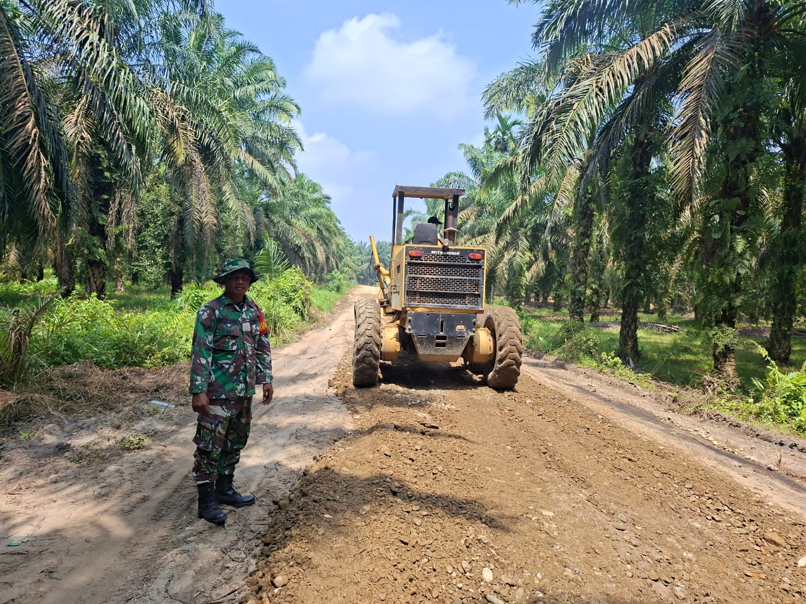 Buka Akses 1.700 Meter di Dusun Bis II Wonosari, TMMD Ke-130 Kodim 0209/LB Mudahkan Mobilitas dan Ekonomi Warga