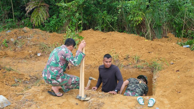 Dukung Sanitasi Layak, Satgas TMMD ke-130 Kerjakan Septic Tank di Cikampak Pekan
