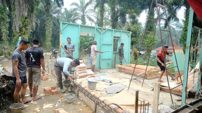 Dari Coran ke Dinding Bata, Satgas TMMD ke-130 Kodim 0209/LB Terus Wujudkan Rumah Layak Pak Suroto