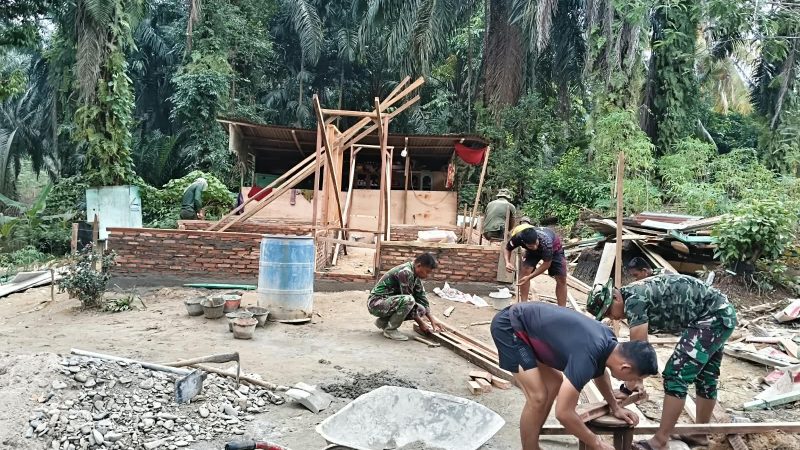 Tiang Rumah Mulai Tegak, Harapan Pak Suroto Miliki Hunian Layak Kian Nyata Lewat TMMD ke-130