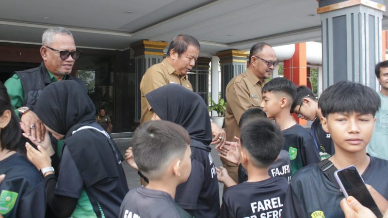 Target Juara Umum, Wabup Inhu Lepas Atlet Badminton Putra Putri Kejurprov
