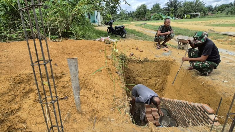 Bahu-Membahu Bangun MCK, Satgas TMMD ke-130 dan Warga Aek Batu Tunjukkan Semangat Gotong Royong