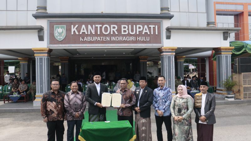 Bupati Inhu Bersama Ribuan Santri Meriahkan Peringatan Hari Santri dan Sumpah Pemuda 2026 