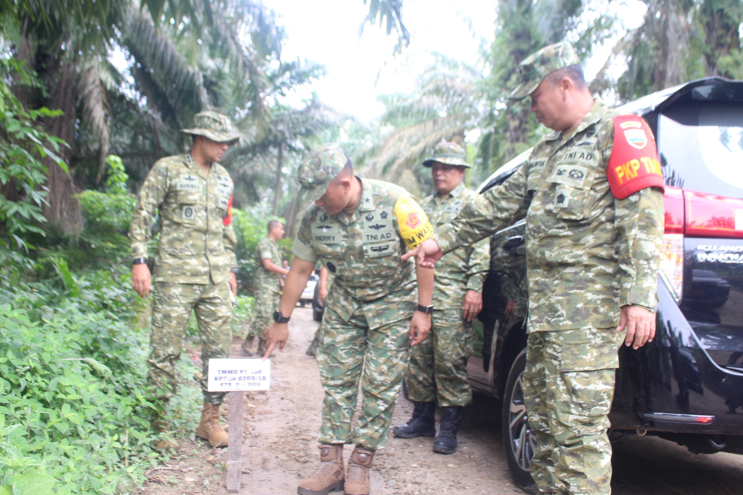 Tim Wasev Mabes TNI Tinjau Langsung Progres Pembangunan Jalan TMMD ke-130 Kodim 0209/Labuhanbatu di Labusel