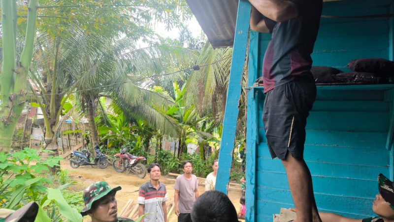 Satgas TMMD ke-130 Kodim 0209/Labuhanbatu Bongkar Rumah Tidak Layak Huni Milik Ibu Heni, Hadirkan Harapan Baru bagi Keluarga