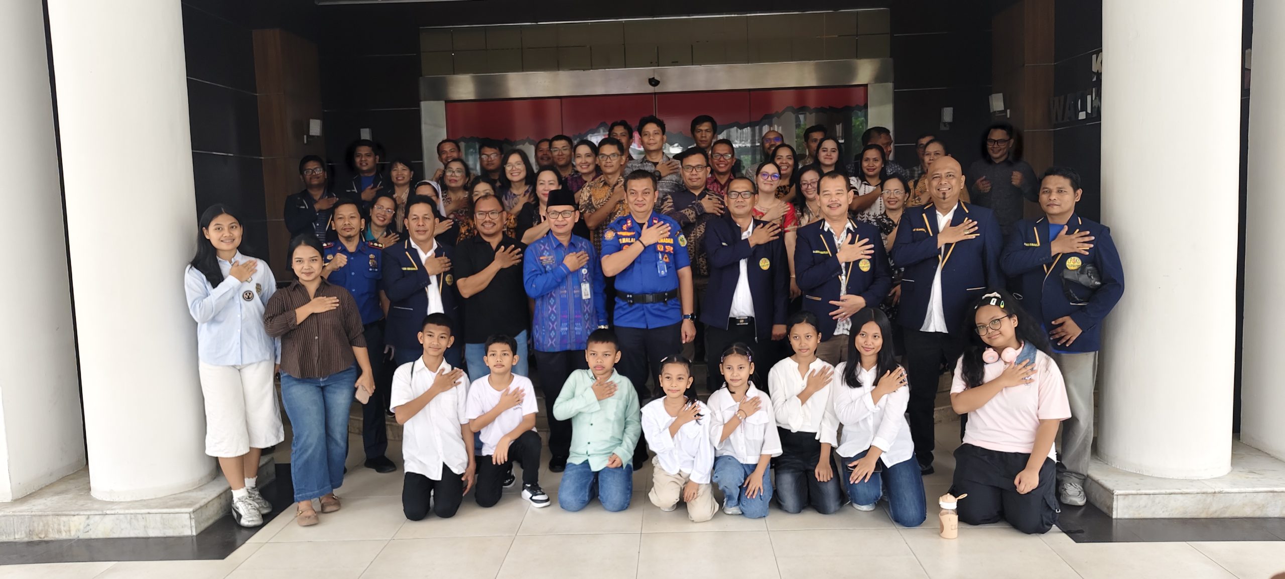 Rico Waas Lepas 173 Kontingen Pesparani Katolik Kota Medan ke Kota Pematang Siantar, Tekankan Kekompakan dan Prestasi Maksimal